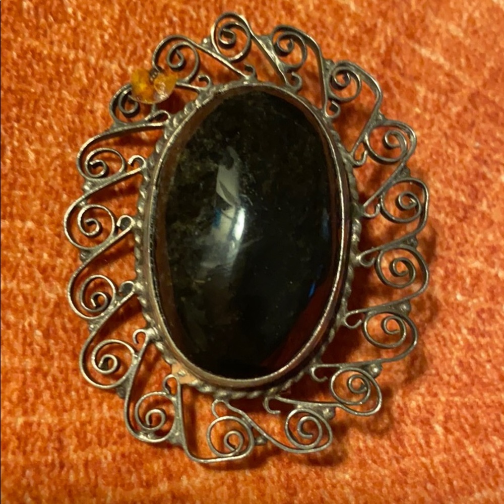 Black onyx and silver brooch or necklace